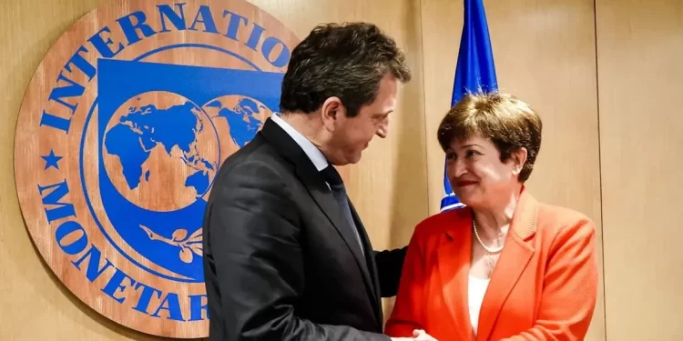 El FMI aseguró que está trabajando con Argentina para alcanzar un acuerdo