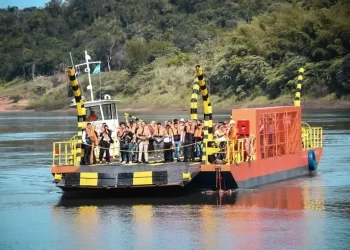 Comenzó a operar la balsa internacional que une Eldorado – Mayor Otaño