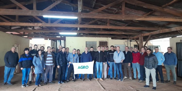 El Ministerio del Agro capacita a productores tealeros en certificación de la norma internacional Rainforest Alliance