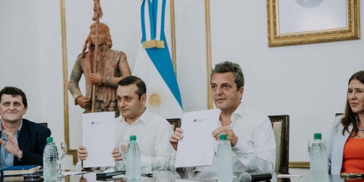 El gobernador y Massa concretaron acuerdos destinados a fortalecer la producción y prorrogar los “Ahora”