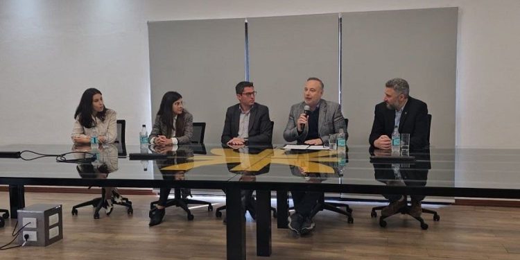 Misiones exporta conocimiento: Córdoba se interesa por Biofábrica y firman convenios