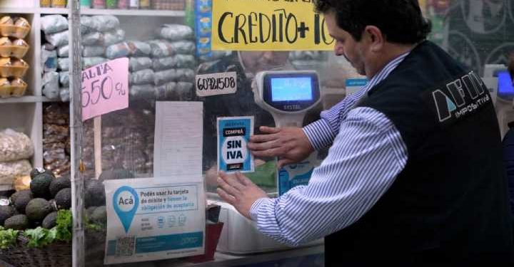 Comenzó a regir el reintegro del IVA para productos de la canasta básica