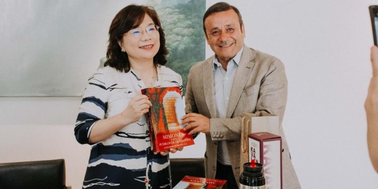 El gobernador y representantes de Taiwan mantuvieron un amistoso encuentro en Casa de Gobierno