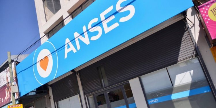 ANSES comenzó a pagar el refuerzo para trabajadores informales