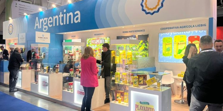 Yerbateras destacan la importancia de la promoción en mercados internacionales