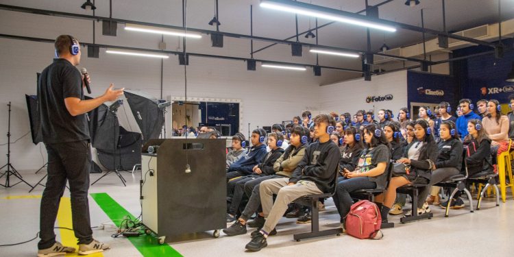 Estudiantes misioneros se aventuran a la educación disruptiva a través del programa Yendo