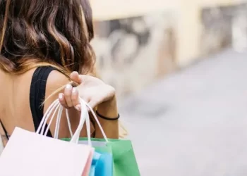 Las ventas minoristas por el Día de la Madre 2023 cayeron 3,2% anual