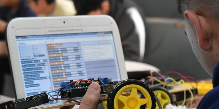 La pasión por la robótica se expande a través de los espacios Maker