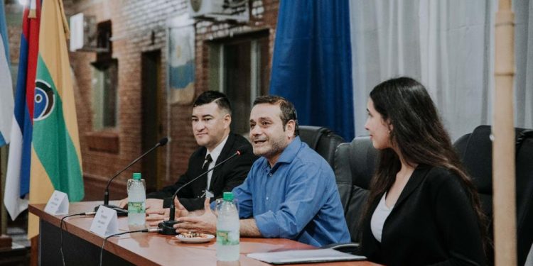 El gobernador acompañó la tercera edición del Concejo Estudiantil de Cerro Azul