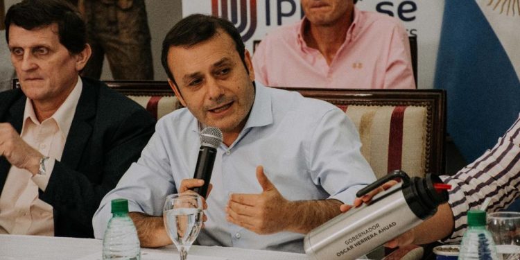 El gobernador acompañó la presentación de Posadas Mágica