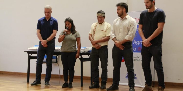 Comunidades Indígenas reciben carpetas técnicas de relevamientos territoriales contemplados en la Ley Nacional 26.160