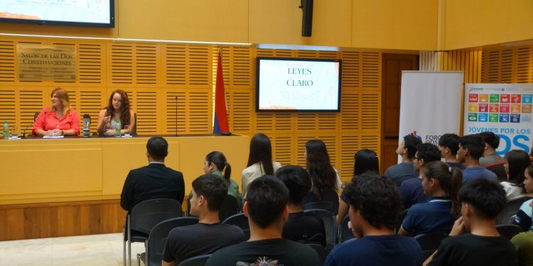 Capacitaron en la Legislatura sobre las implicancias de hablar de leyes en lenguaje claro