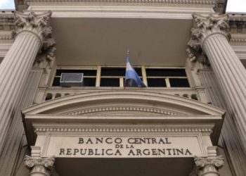 El Banco Central ofrece la primera serie del bono para importadores