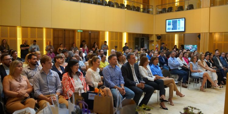 Entregaron en la Legislatura distinciones a embajadores de turismo de reuniones y de eventos deportivos