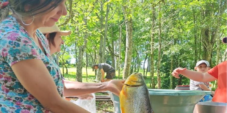 Piscicultura misionera: buscan visibilizar el trabajo de las mujeres productoras