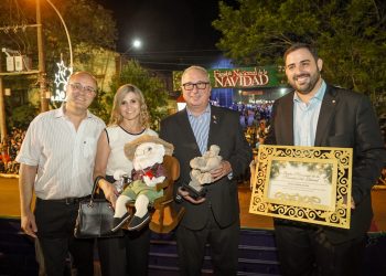 El gobernador Passalacqua compartió la magia navideña con la comunidad de Leandro N. Alem