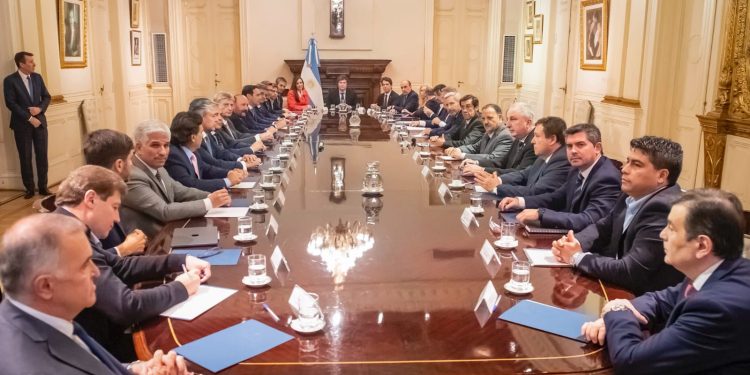 Reunión de Milei con gobernadores: Passalacqua planteó la necesidad de poner en valor las agendas provinciales