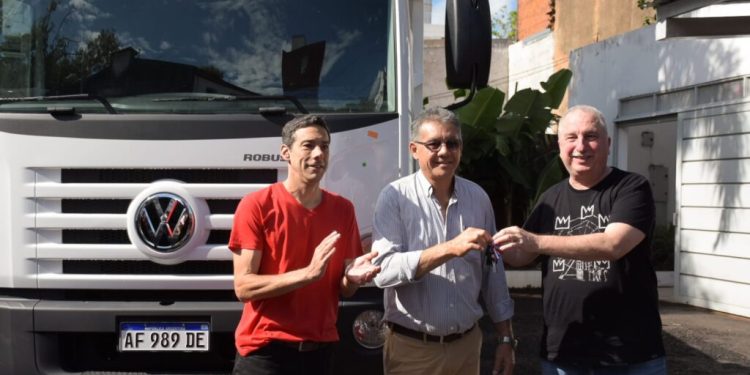 El gobernador Passalacqua encabezó la entrega de unidades viales a los municipios de El Soberbio e Hipólito Yrigoyen