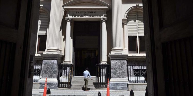 El Banco Central aprobó la emisión de billetes de $10.000 y $20.000