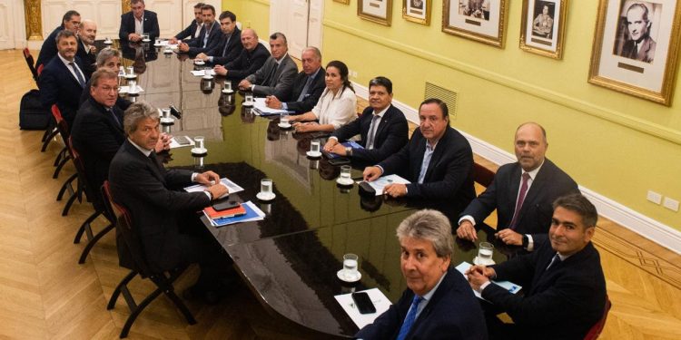 El agro apoyó parte de la Ley «Bases» y el DNU pero puso reparos en las retenciones