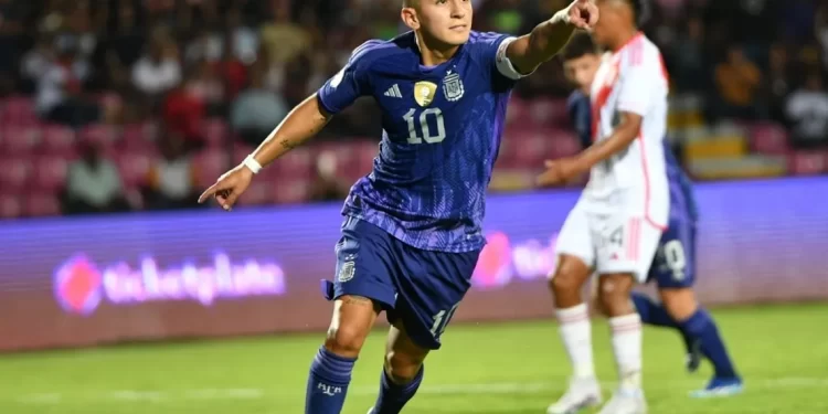 La Selección Argentina le ganó a Perú y es líder