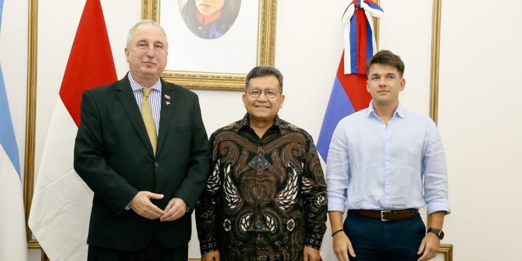 Misiones recibió al nuevo embajador de Indonesia y fortalecieron vínculos institucionales