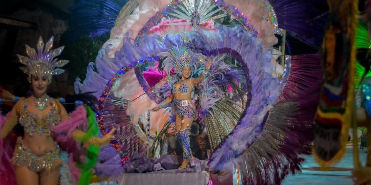 Fin de semana XL a puro carnaval en Misiones