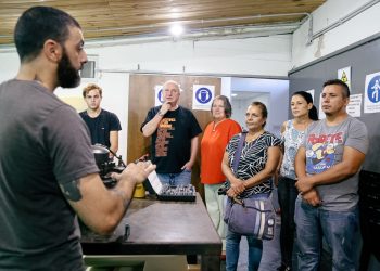 Passalacqua acompañó el inicio de capacitaciones de la Universidad Popular de Misiones en su primer día de clases