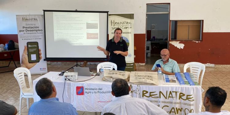 El Ministerio del Agro fortalece el sector tealero de Misiones con capacitaciones para los productores