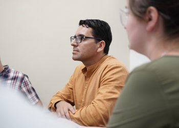 Pablo Velázquez incorporó proyecto para fomentar el uso de aplicaciones móviles en el servicio de transporte privado