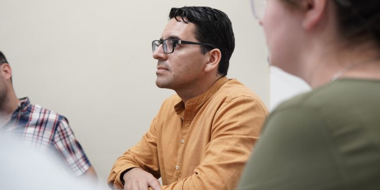 Pablo Velázquez incorporó proyecto para fomentar el uso de aplicaciones móviles en el servicio de transporte privado