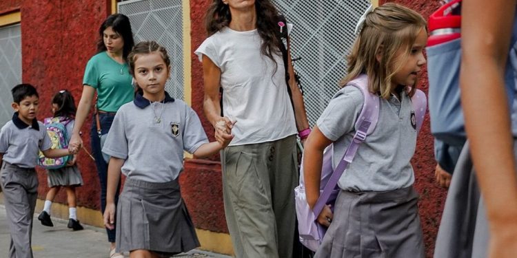 Vuelta a clases: 400 mil alumnos iniciaron el ciclo lectivo en toda la provincia