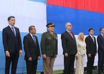 Apóstoles: el gobernador encabezó el acto central del Día del Veterano y de los Caídos en la Guerra de Malvinas