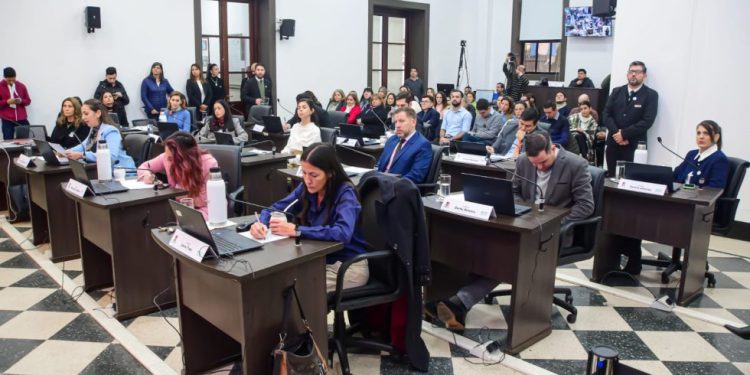 Posadas: iniciativas del Parlamento de la Mujer 2024 toman estado parlamentario