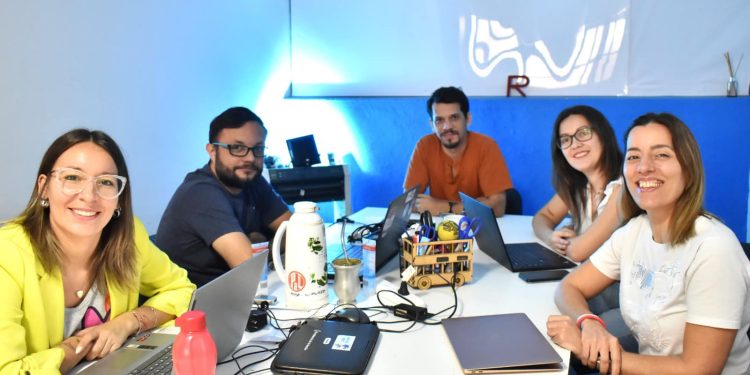 En articulación con otras instituciones, la Escuela de Robótica medirá su impacto académico