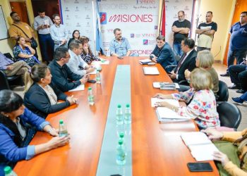 La Provincia acordó incremento salarial para los agentes de salud