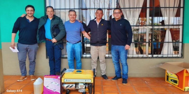 Salud Pública entregó equipamiento al vacunatorio de Fracrán
