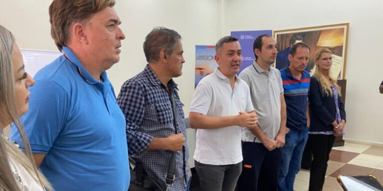 Puerto Esperanza se prepara para un fin de semana de aventura y turismo