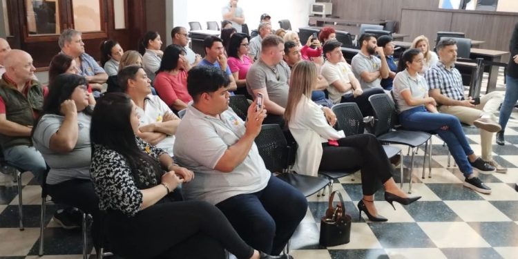 Posadas: el HCD capacitó a educadores en la prevención del suicidio