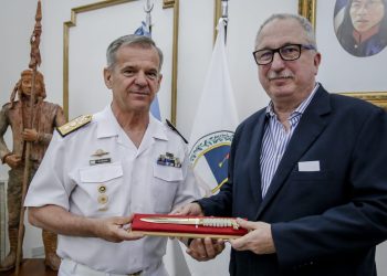 Passalacqua recibió en Misiones al Comandante a cargo del Área Naval Fluvial de la Armada Argentina