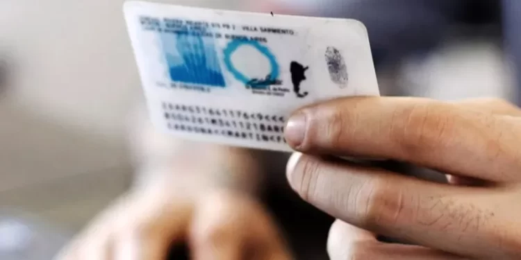 La Nación podría eliminar el DNI no binario