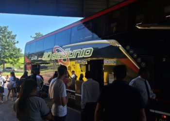 Nueva línea de transporte amplía la conectividad terrestre y movimiento turístico