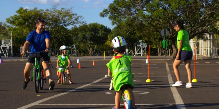 Posadas: con el programa Biciescuelas Argentinas las infancias disfrutan y aprenden a andar en bicicleta