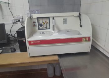 Entregaron analizador de bioquímica al Laboratorio del Hospital de Bernardo de Irigoyen