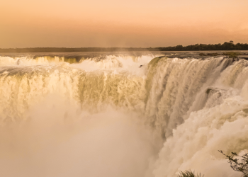 Atardecer en la Garganta del Diablo, la nueva propuesta de Iguazú Argentina