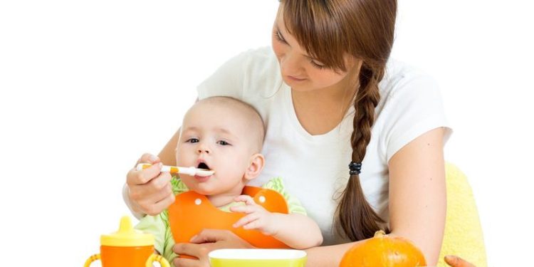 Salud Pública brinda la guía rápida de alimentación complementaria  para cuidadores