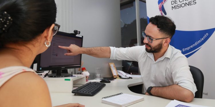 Más financiamiento y herramientas digitales en la agenda 2025 del Fondo de Crédito Misiones