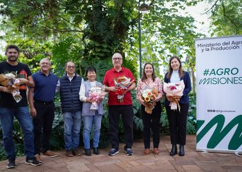 Misiones impulsa la producción de flores con respaldo técnico, financiamiento y planificación estratégica
