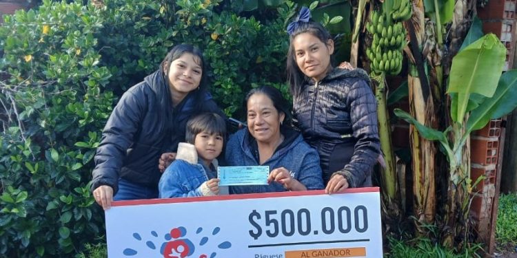 Posadas: entregaron premio a ganadora del Desafío Confort