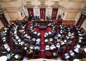 Proponen prohibir por cuatro años a quien gane y no asuma, para terminar con las candidaturas testimoniales